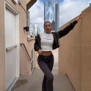 That’s so fetch gray yoga flare pants with jaw string